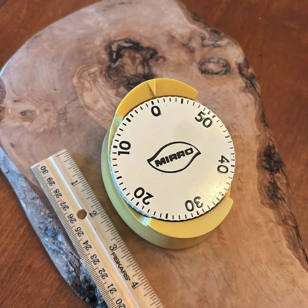 Vintage Harvest Gold Mirro 60 Minute Kitchen Timer